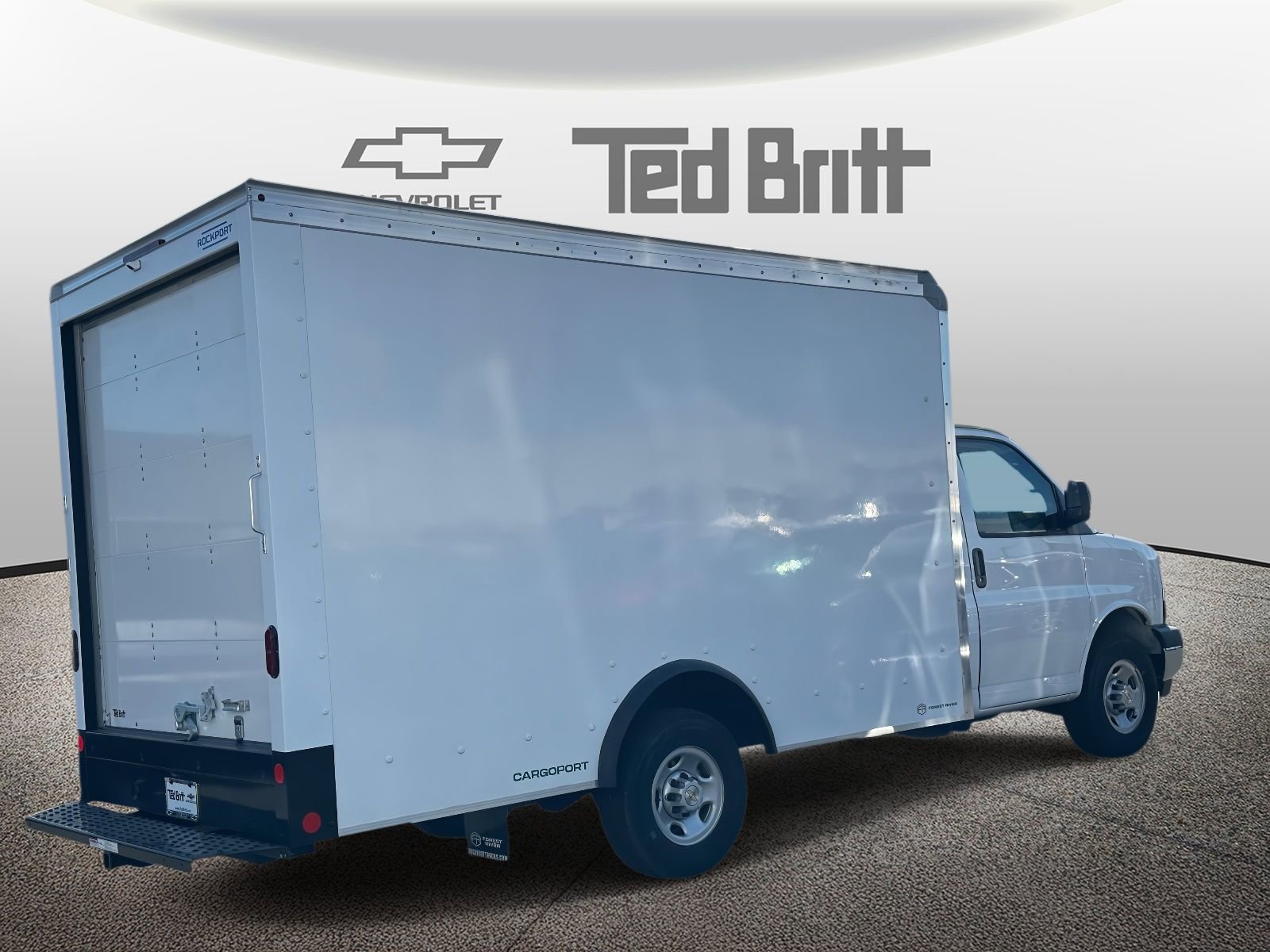 New 2025 Chevrolet Express 3500 RWD image 4