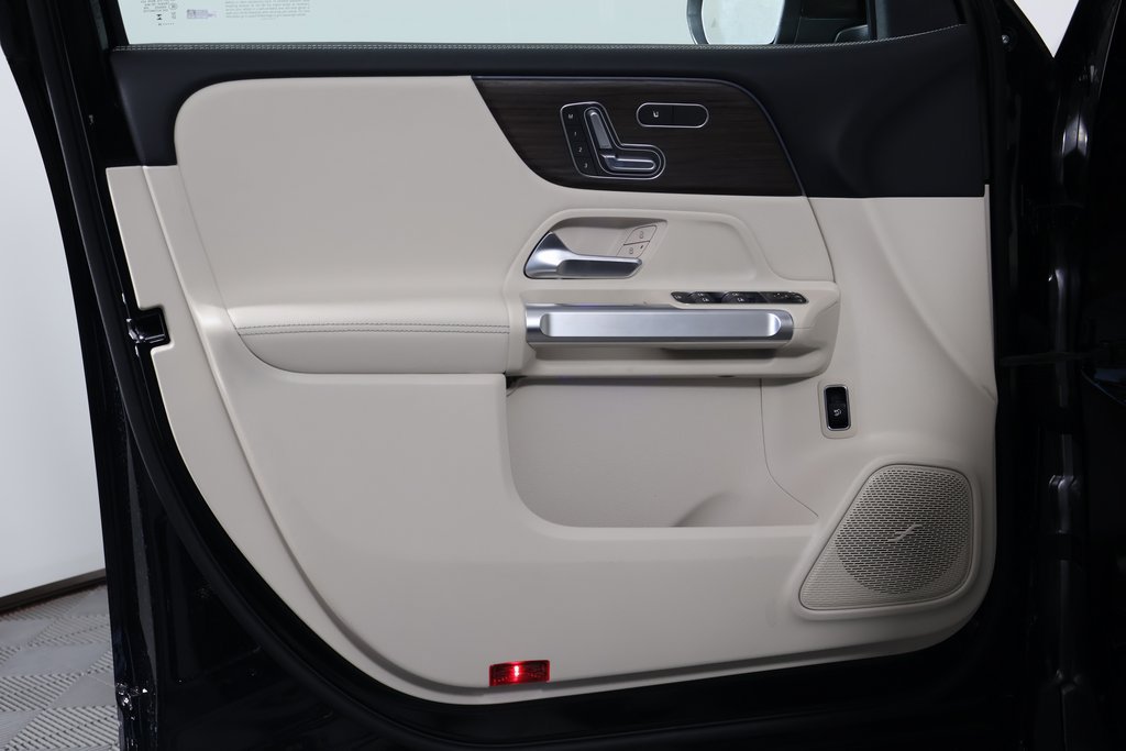 New 2026 Mercedes-Benz GLB 250 4MATIC image 7