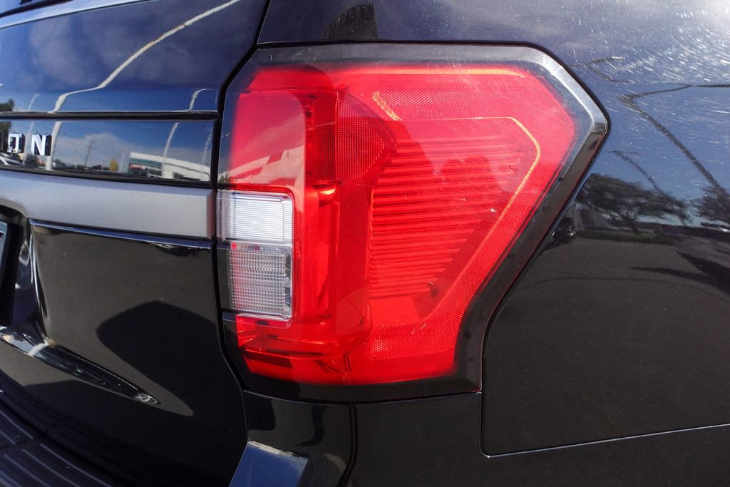 Used 2024 Ford Expedition XLT image 7