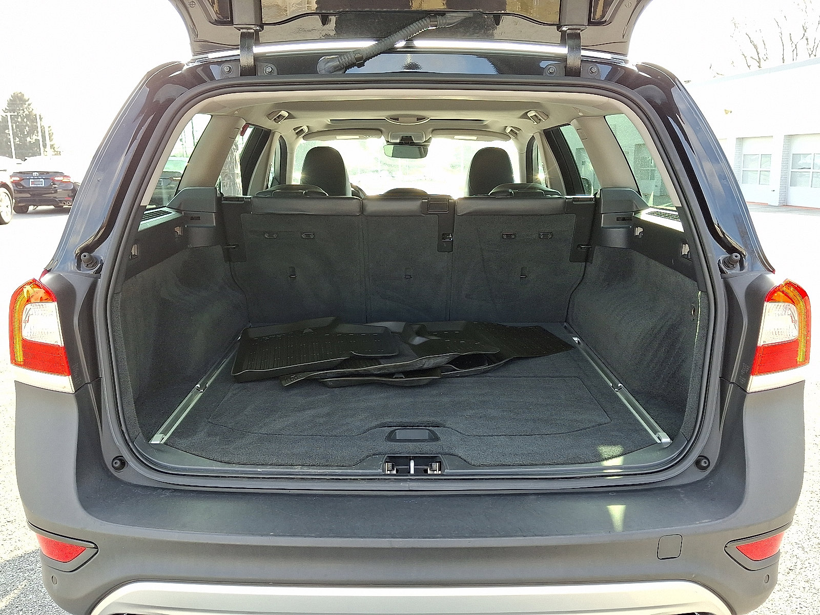 Used 2016 Volvo XC70 T5 Platinum w/ Climate Package image 29