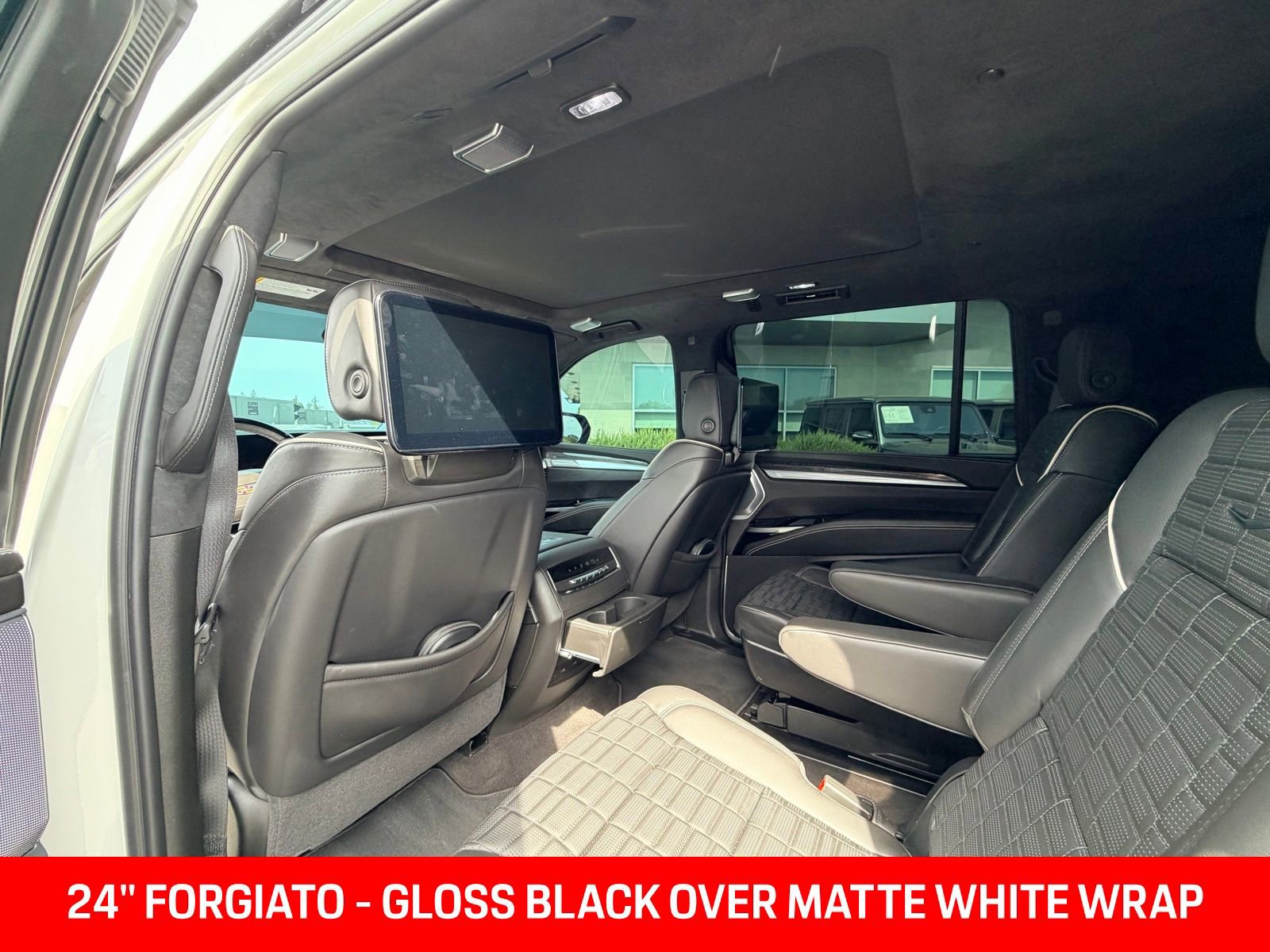 Used 2025 Cadillac Escalade ESV V image 8