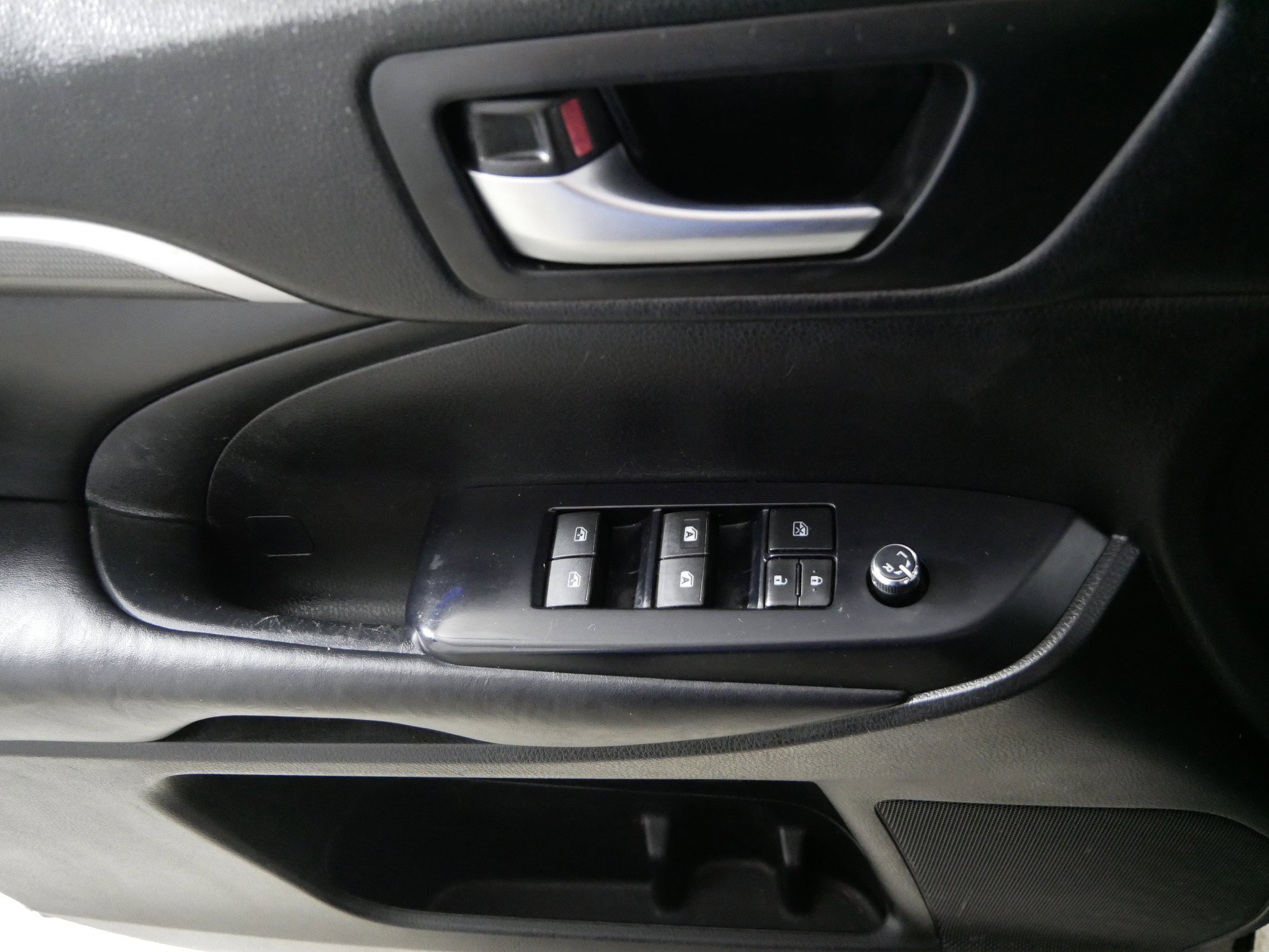 Used 2018 Toyota Highlander SE AWD/4WD image 19