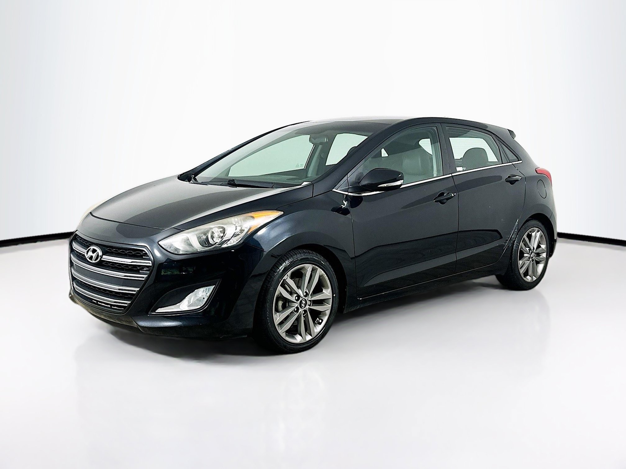 Used 2016 Hyundai Elantra GT w/ Option Group 03 FWD image 3