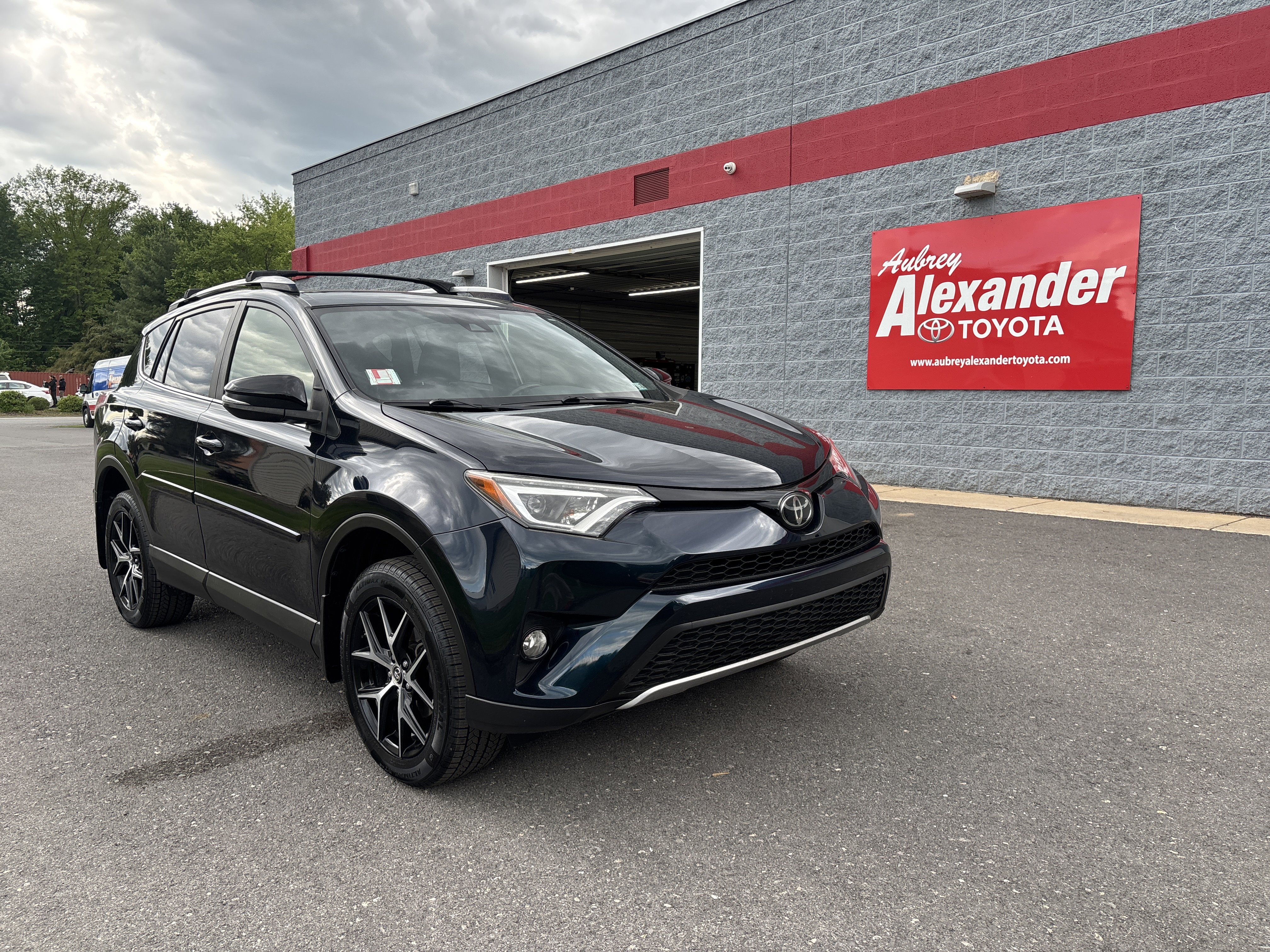 Used 2018 Toyota RAV4 SE w/ Power Extra Value Package