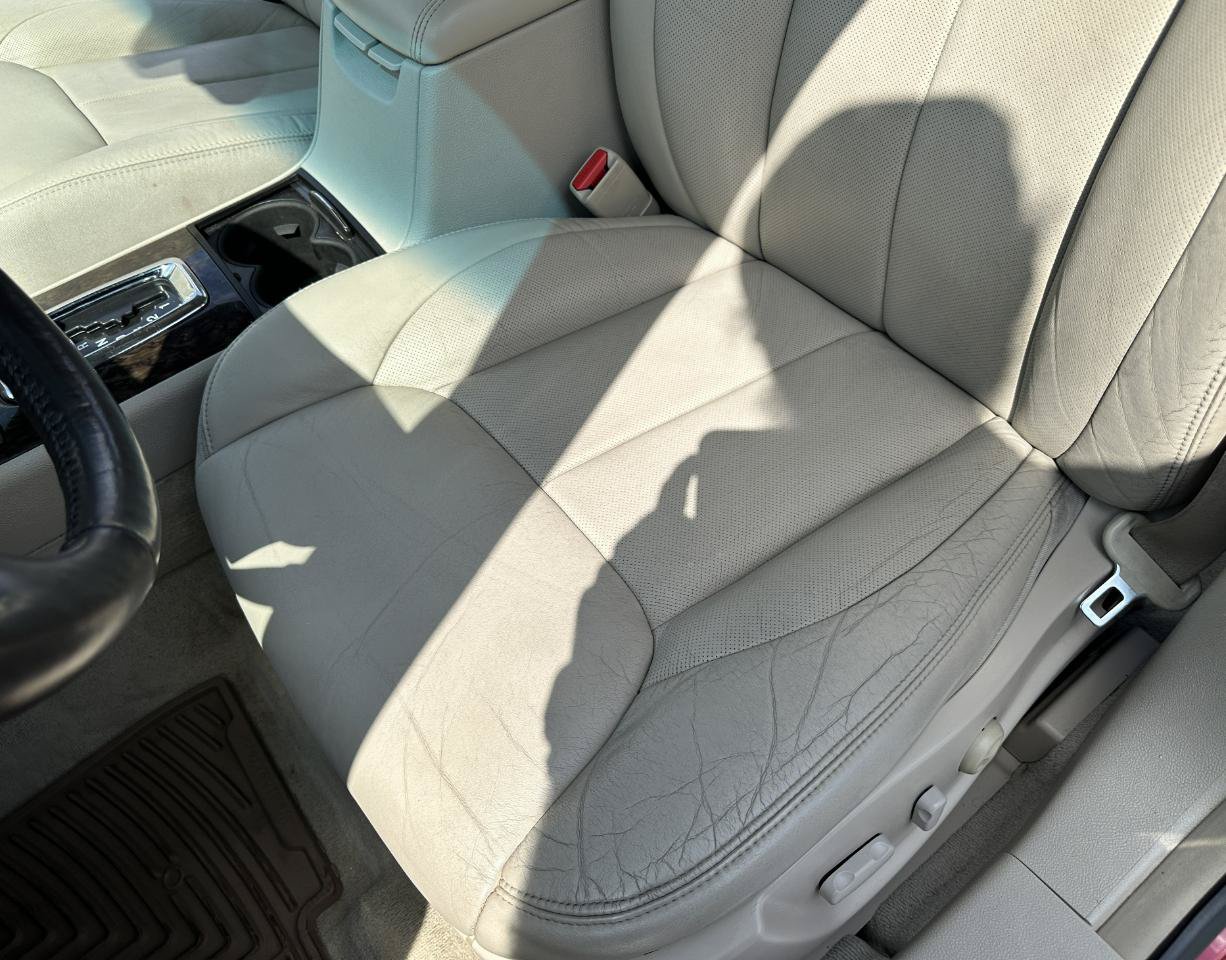Used 2008 Cadillac DTS FWD image 28