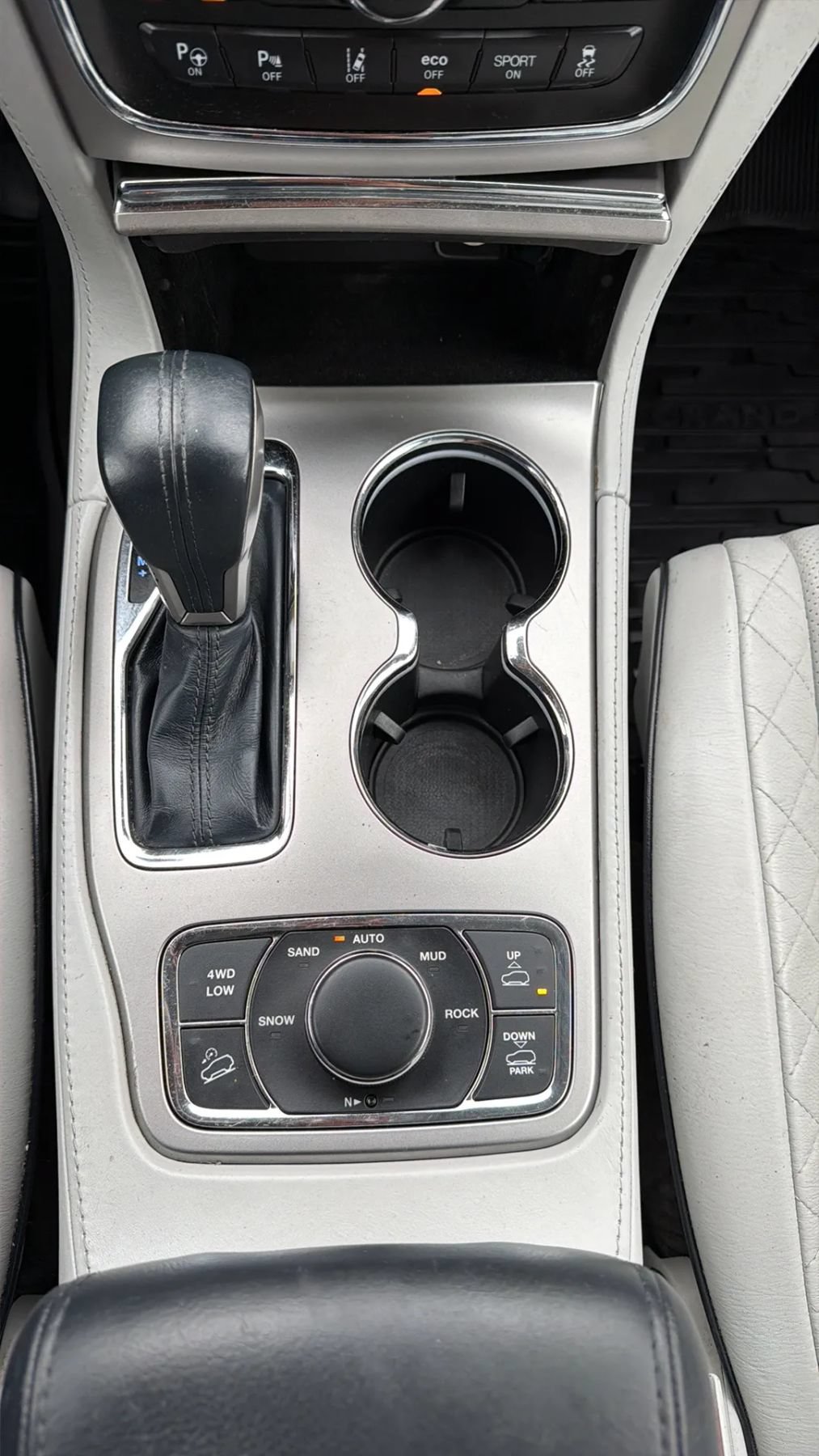Used 2017 Jeep Grand Cherokee Summit AWD/4WD image 19