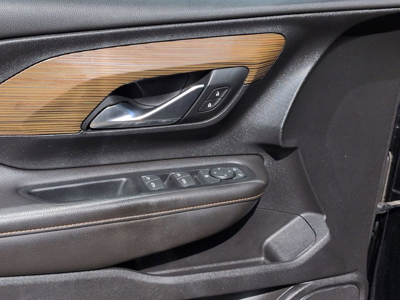 Used 2020 GMC Terrain SLE FWD image 9
