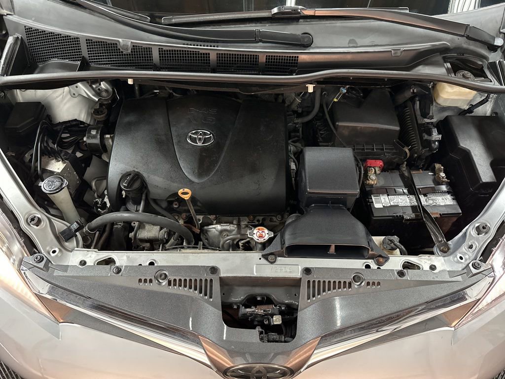 Used 2019 Toyota Sienna XLE FWD image 37