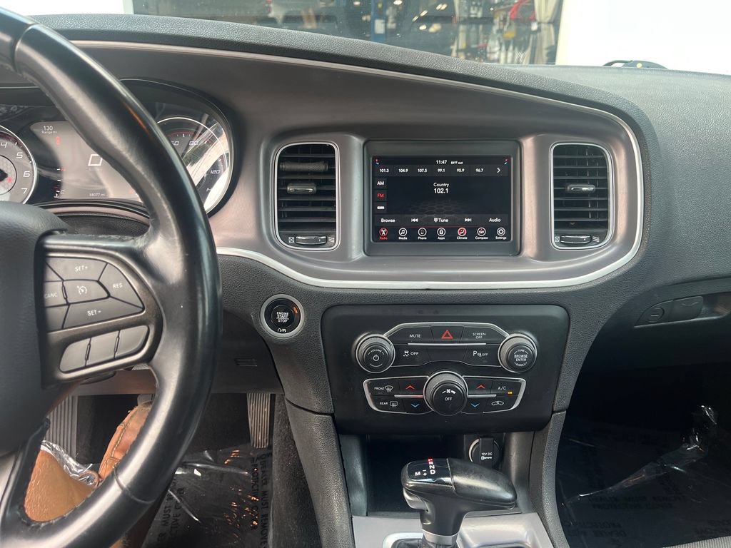 Used 2022 Dodge Charger SXT RWD image 18