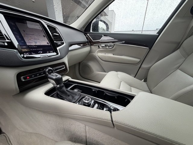 Used 2016 Volvo XC90 T6 Momentum w/ Momentum Plus Package image 15