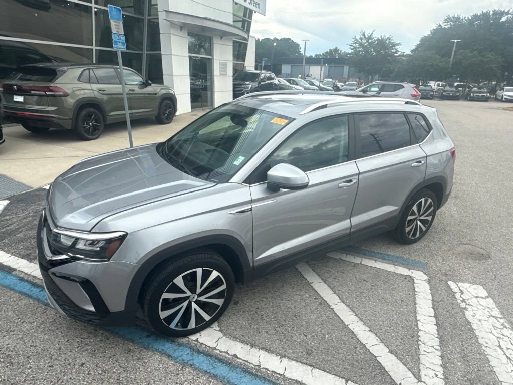 Certified 2023 Volkswagen Taos SE FWD image 29