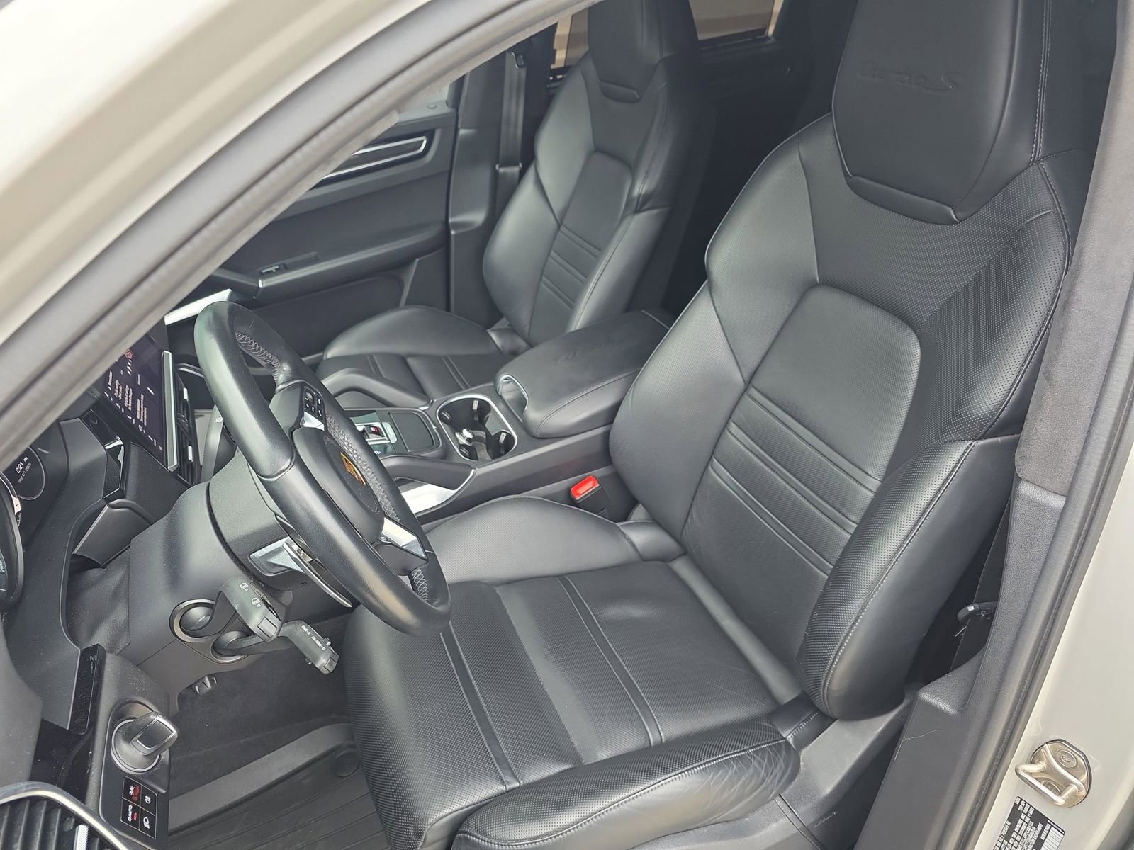 Used 2020 Porsche Cayenne Turbo S image 5