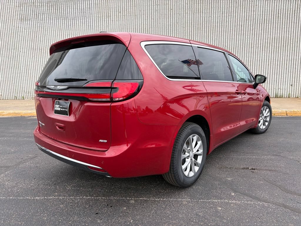 New 2026 Chrysler Pacifica Select AWD/4WD image 6