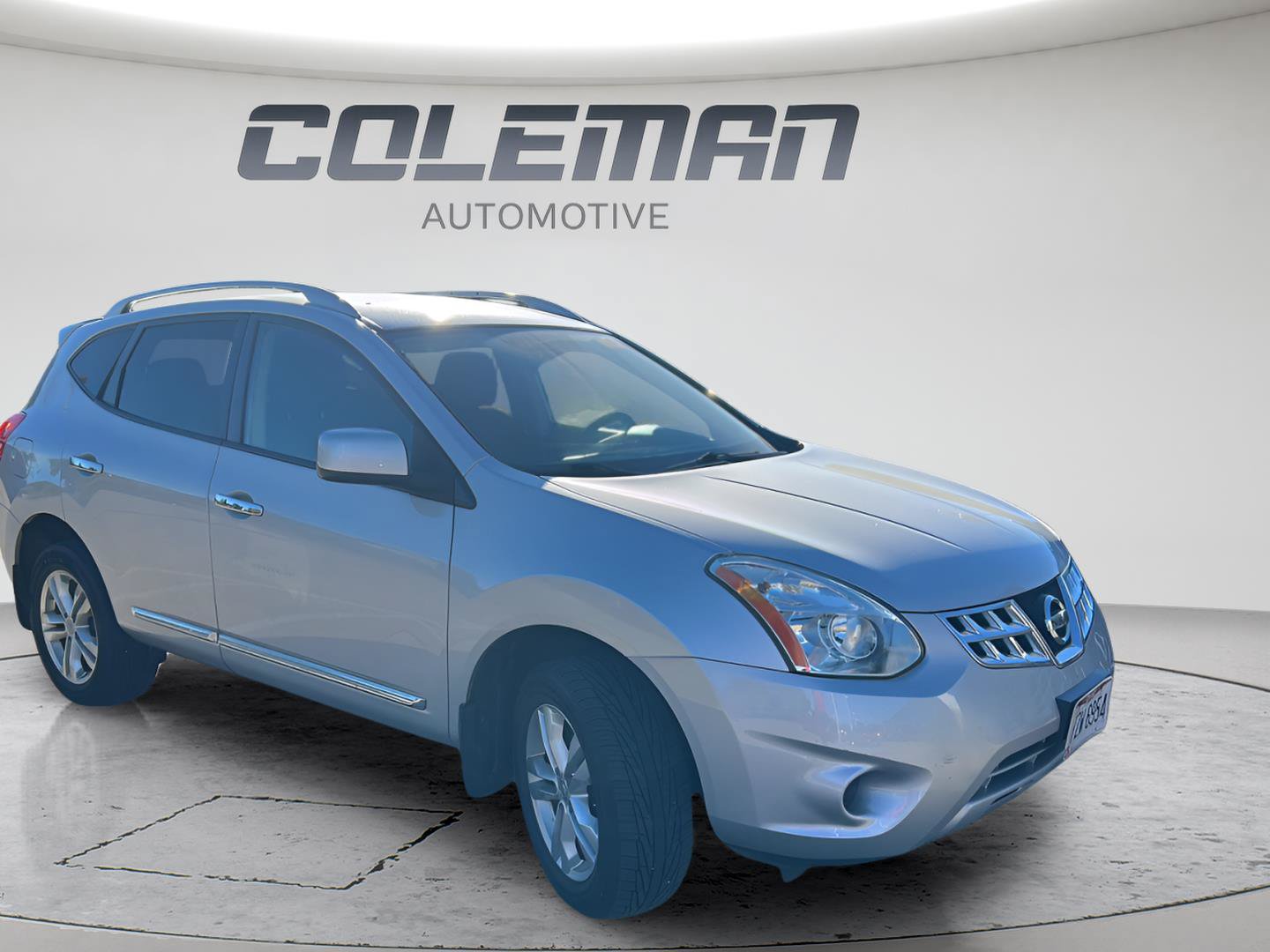 Used 2013 Nissan Rogue SV AWD/4WD image 2