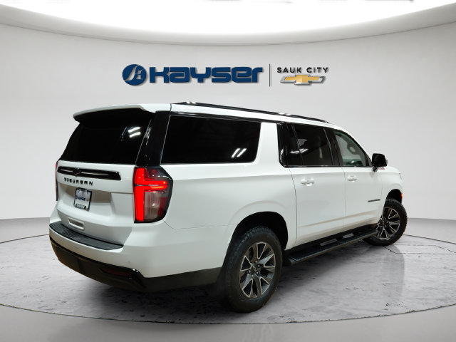 Certified 2024 Chevrolet Suburban Z71 w/ Luxury Package AWD/4WD image 7
