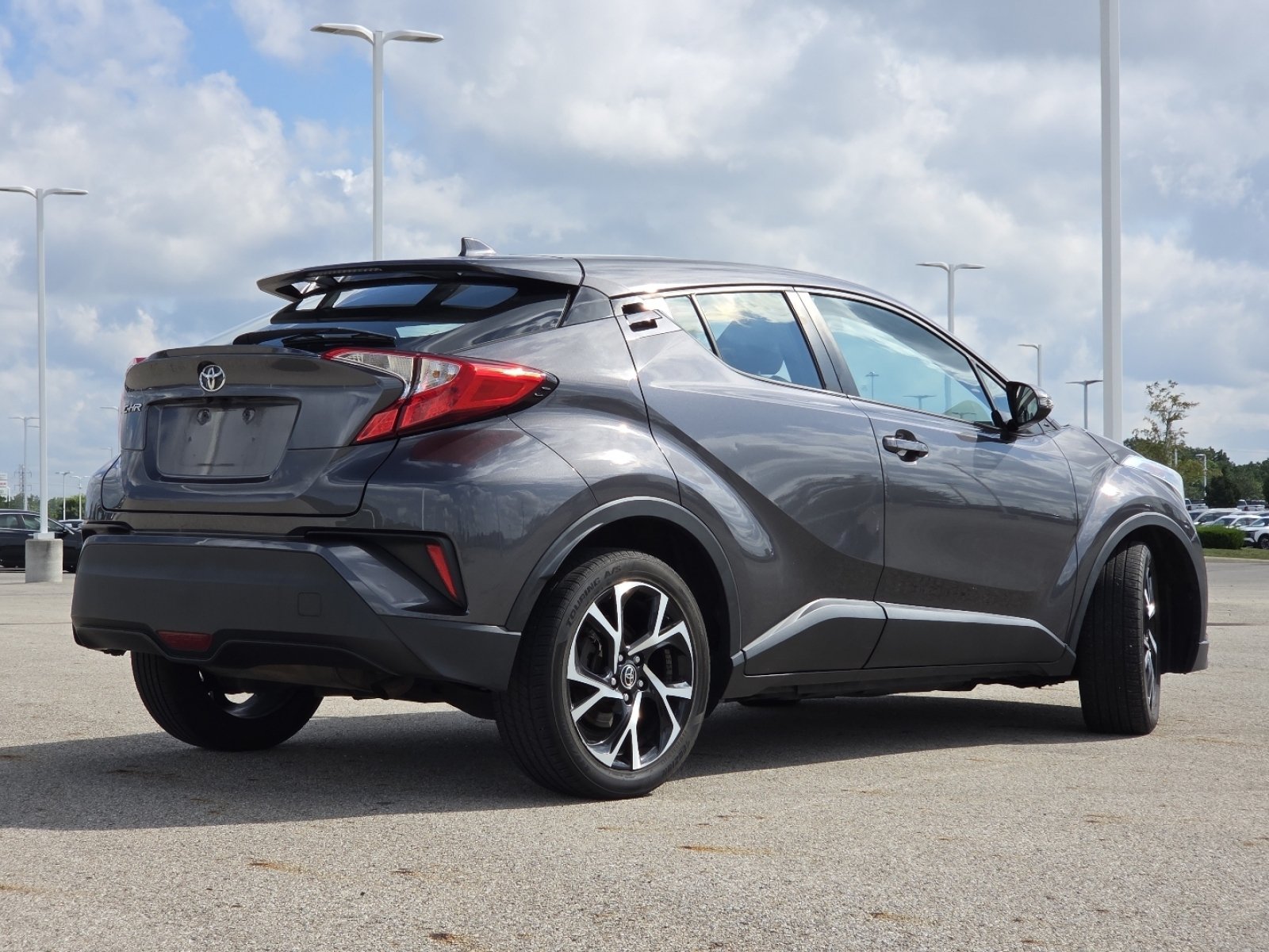 Used 2018 Toyota C-HR XLE FWD image 16