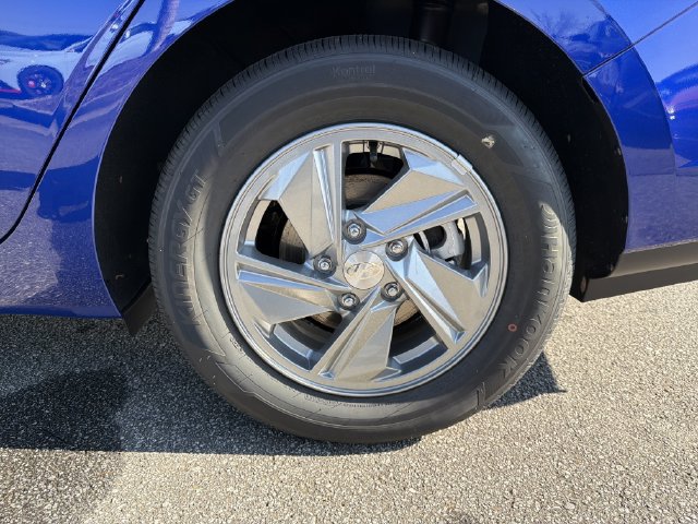 New 2026 Hyundai Elantra SE FWD image 21