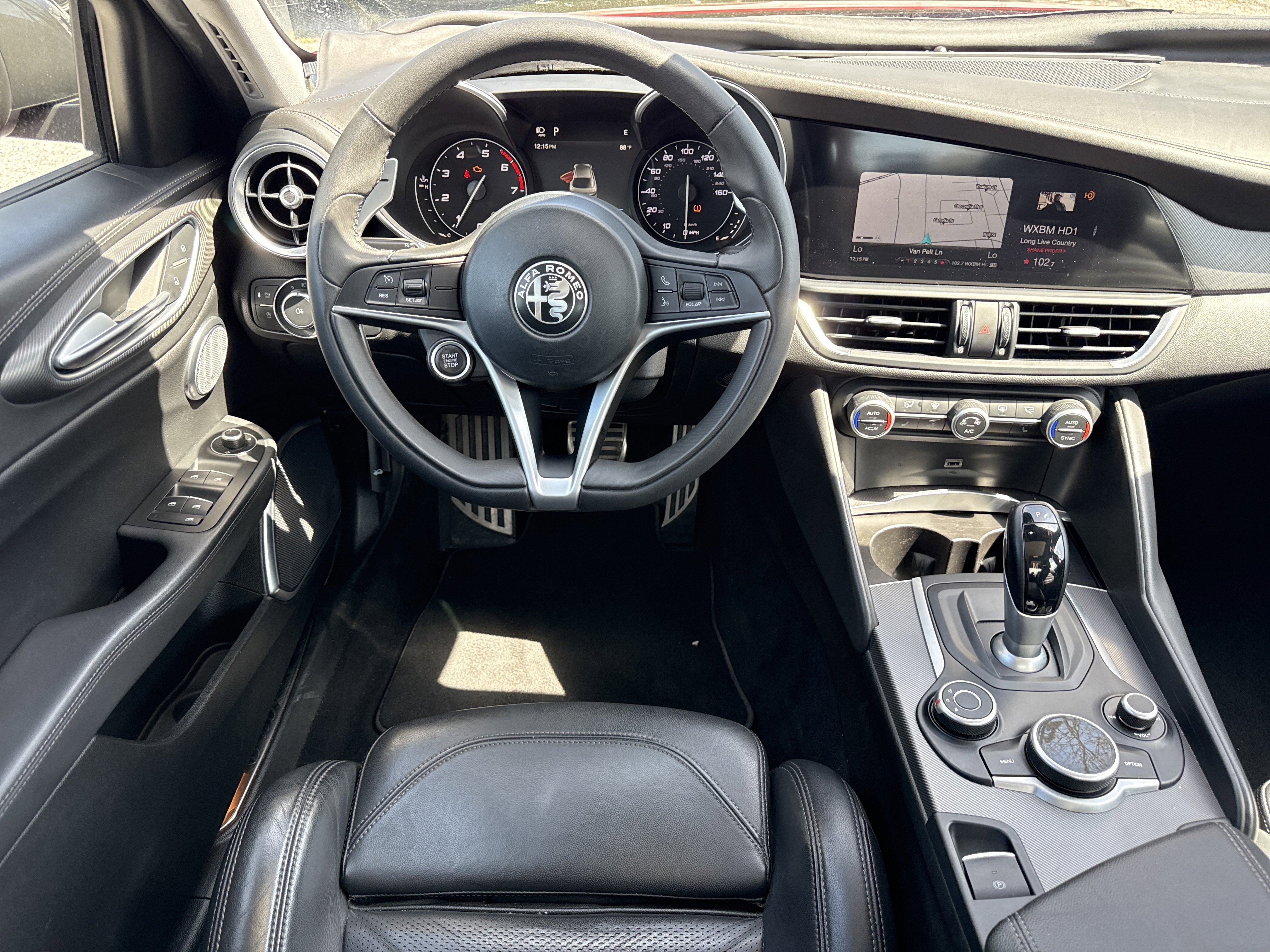 Used 2018 Alfa Romeo Giulia Ti Sport w/ Quick Order Package 22S Sport AWD/4WD image 12