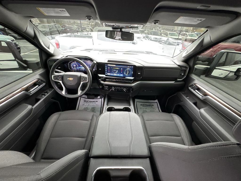 Used 2025 Chevrolet Silverado 2500 LT w/ Z71 Chrome Sport Edition image 21