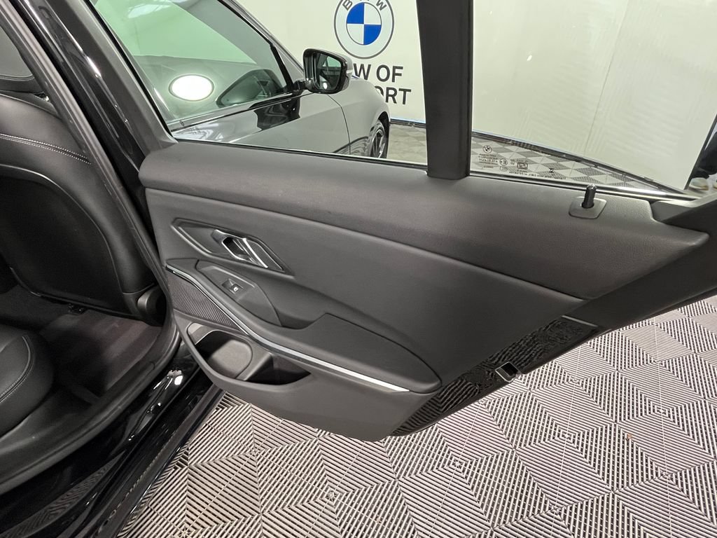 Used 2024 BMW 330i xDrive Sedan w/ M Sport Package AWD/4WD image 23