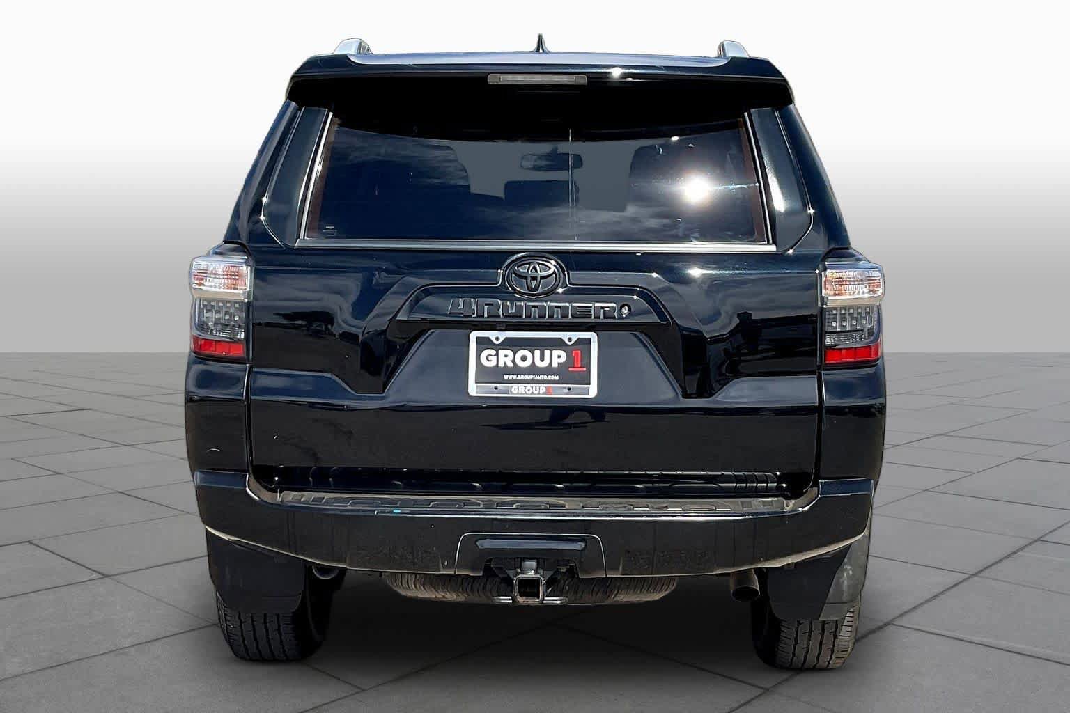 Used 2018 Toyota 4Runner SR5 Premium image 4