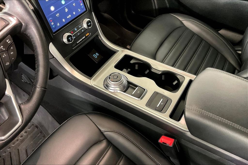 Used 2024 Ford Edge SEL w/ Convenience Package image 17