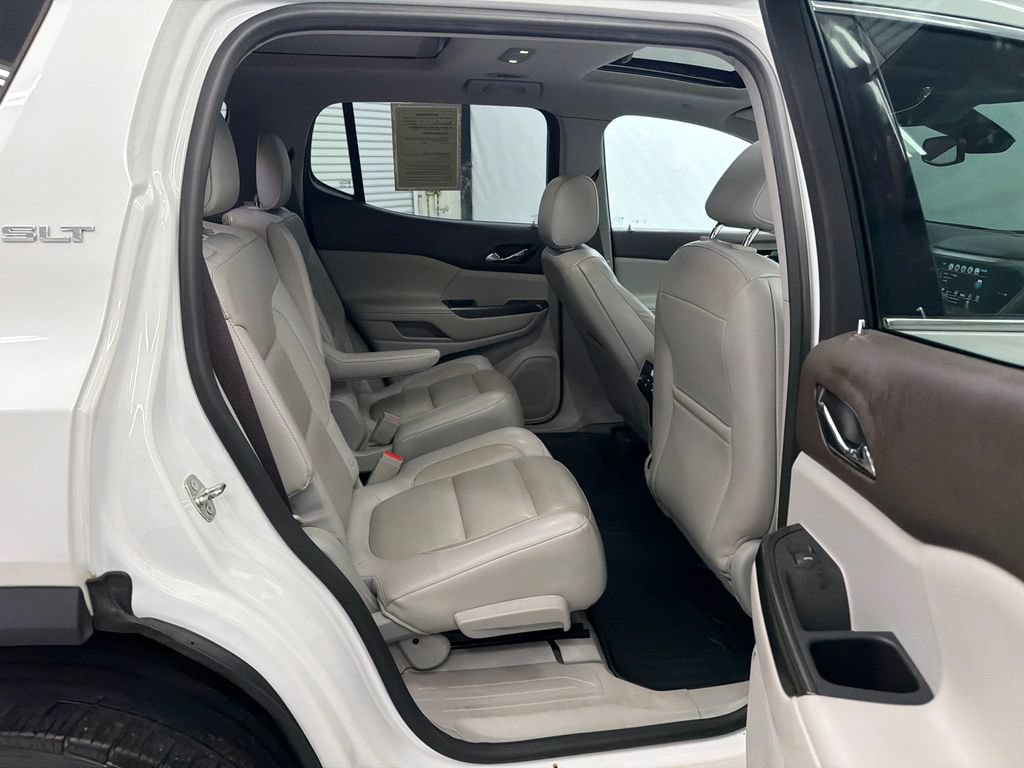 Used 2017 GMC Acadia SLT w/ LPO, Cargo Package FWD image 17
