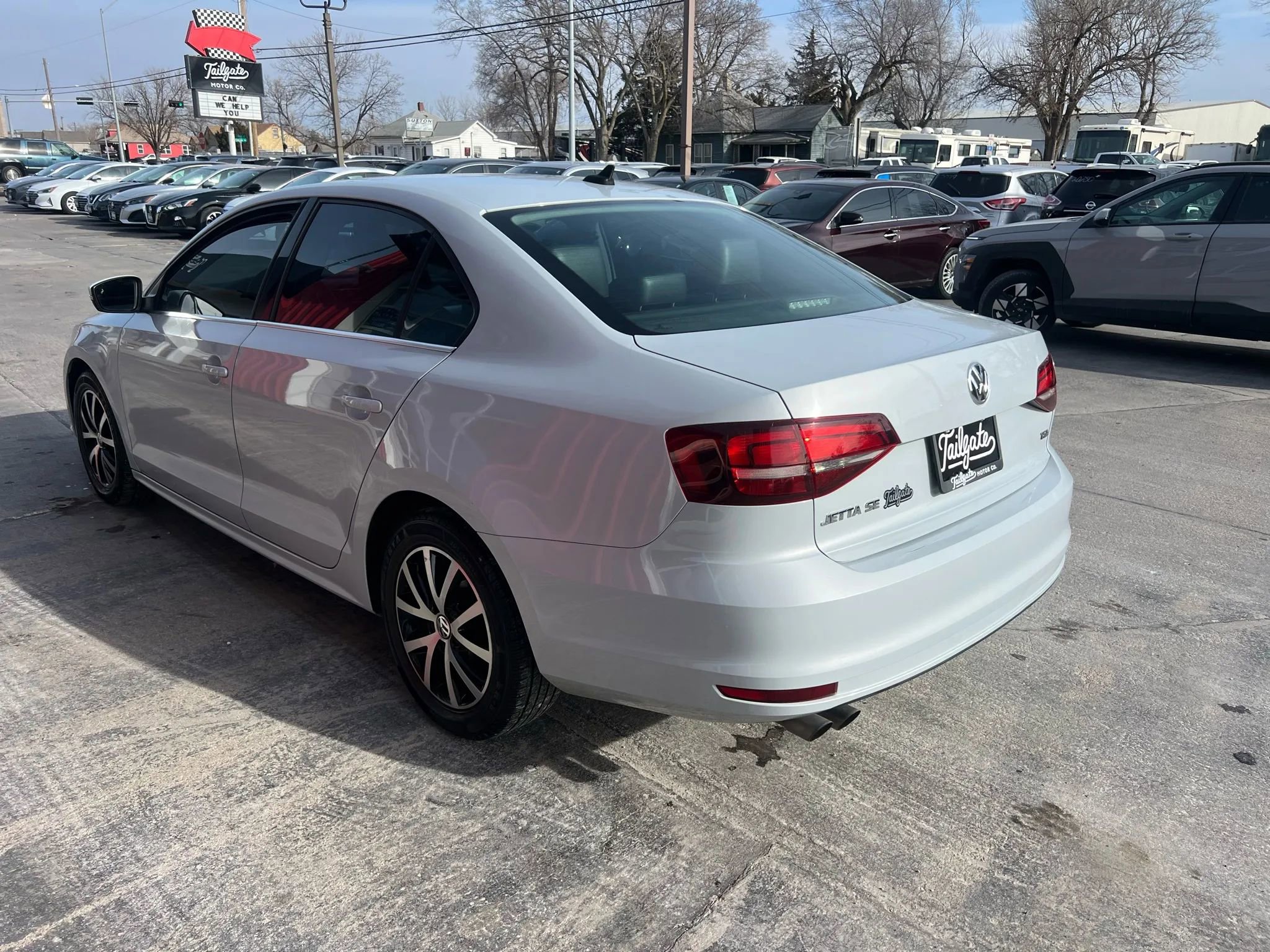 Used 2017 Volkswagen Jetta SE image 5