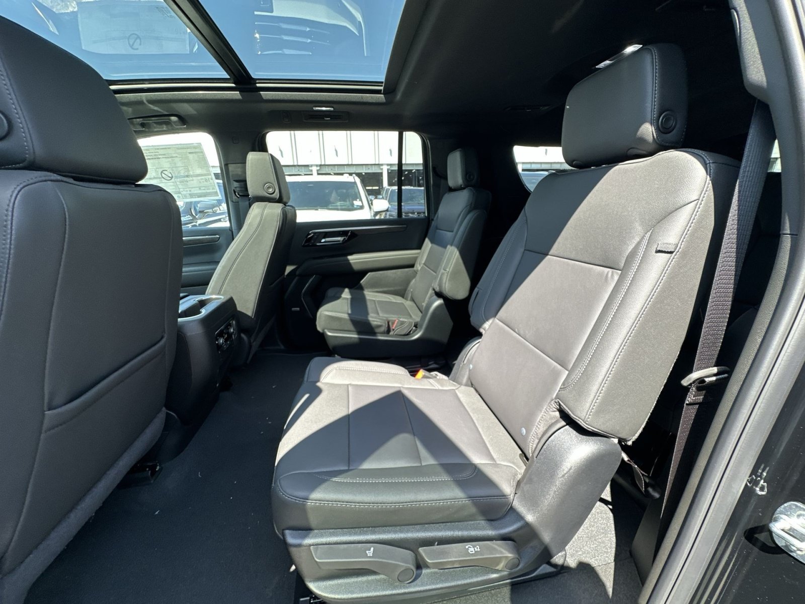 New 2026 Chevrolet Suburban LT w/ Advanced Technology Package AWD/4WD image 25