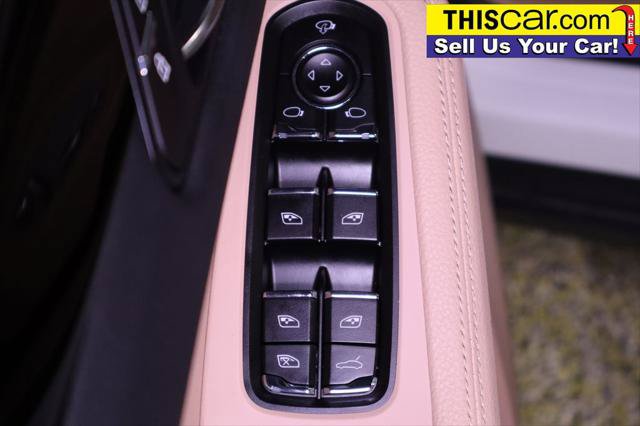 Used 2024 Porsche Macan AWD/4WD image 34