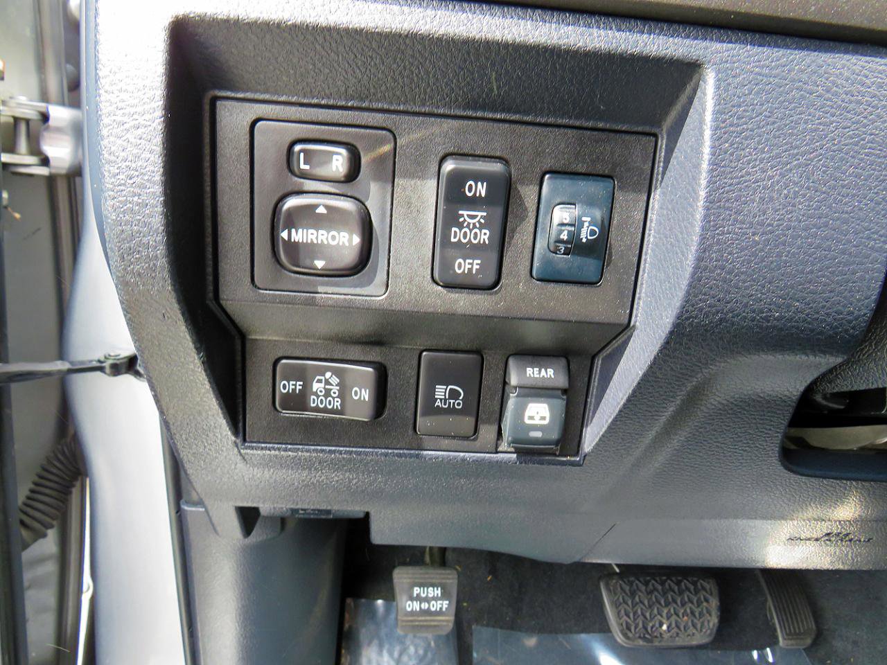 Used 2019 Toyota Tundra SR5 w/ SR5 Upgrade Package image 20