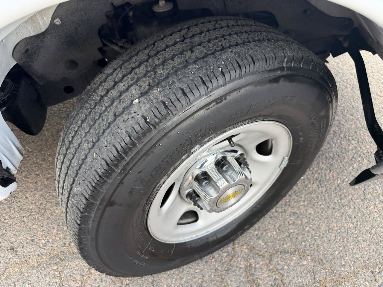 Used 2025 Chevrolet Express 3500 LT w/ LT Preferred Equipment Group RWD image 27