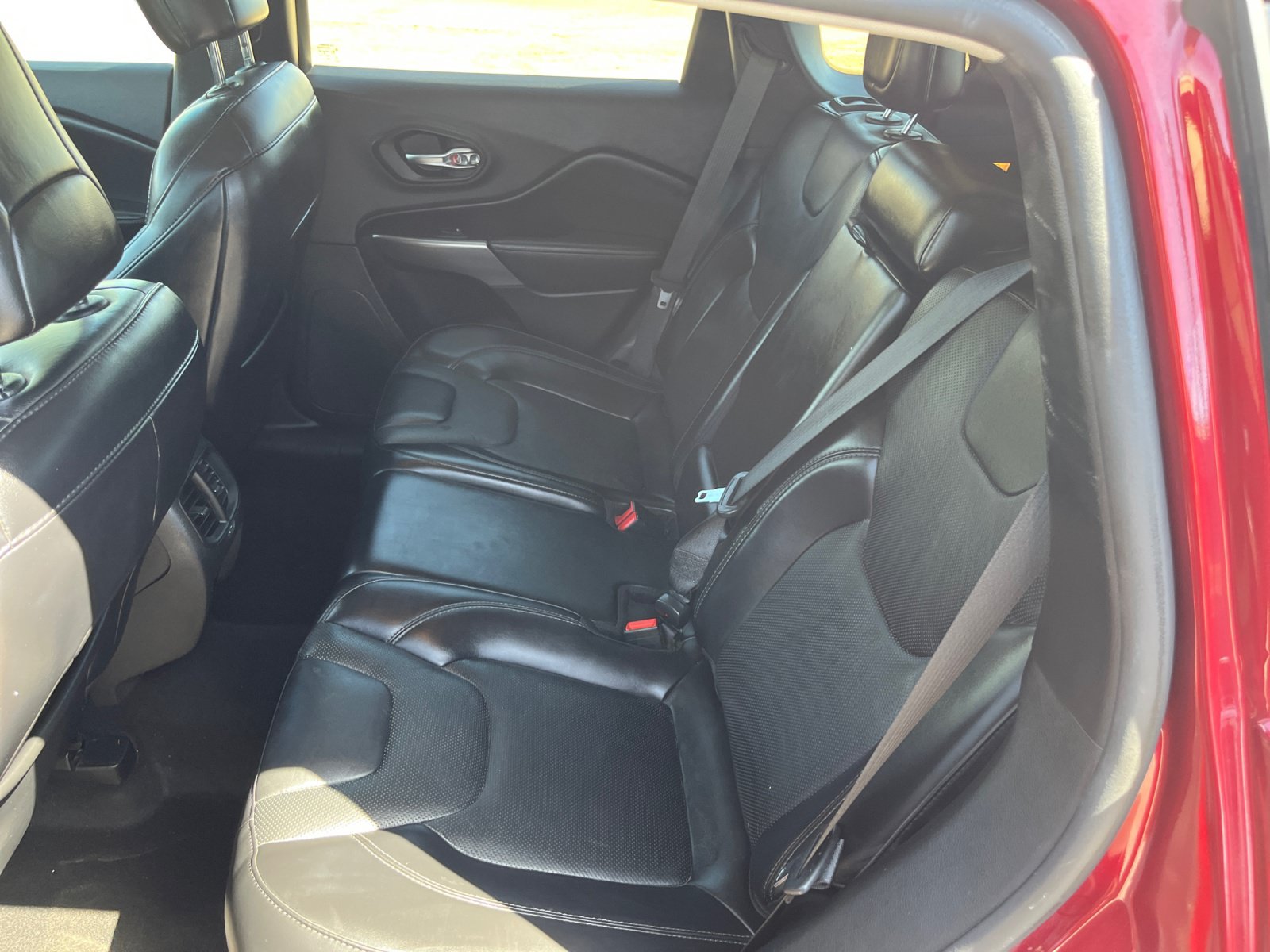 Used 2021 Jeep Cherokee Latitude Lux FWD image 21