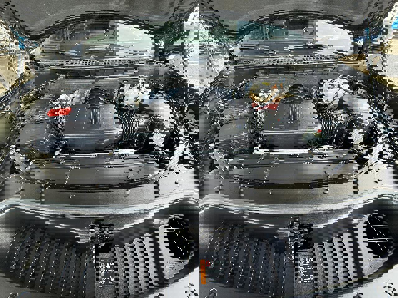 Used 2024 GMC Yukon SLT w/ SLT Luxury Package image 54