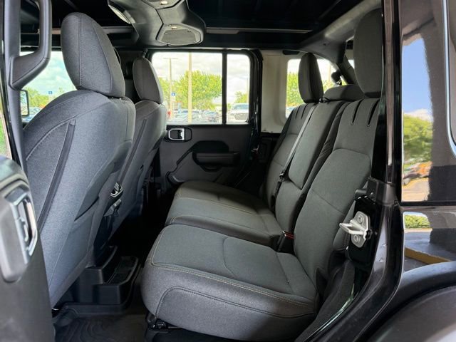 Used 2024 Jeep Wrangler Unlimited image 23