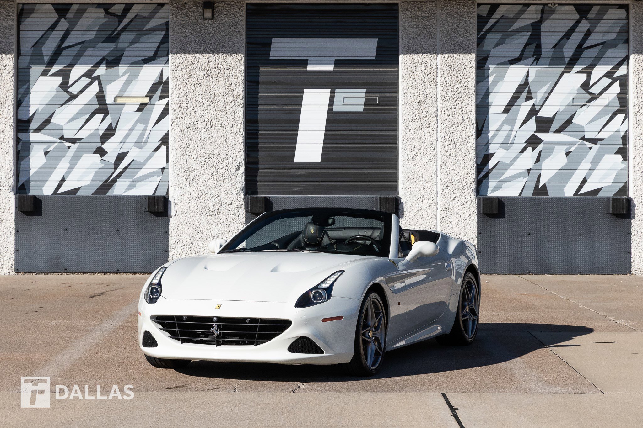 Used 2015 Ferrari California T image 5