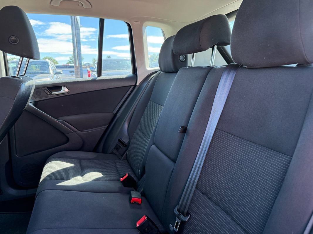 Used 2013 Volkswagen Tiguan S image 18