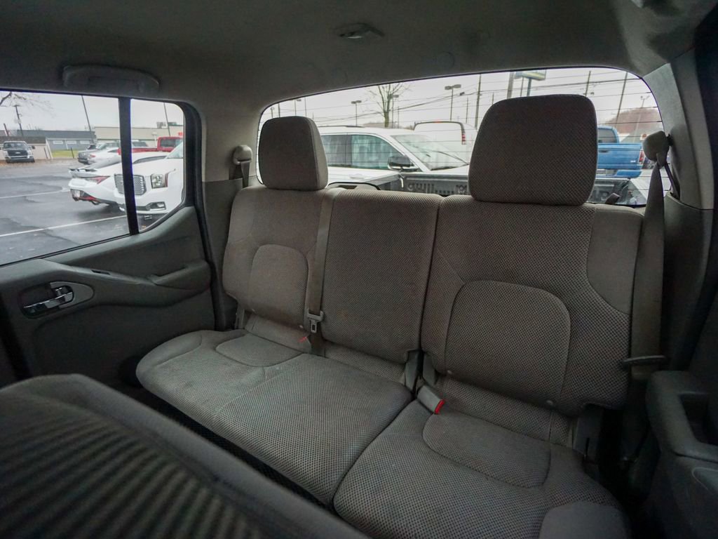 Used 2012 Nissan Frontier SV image 25