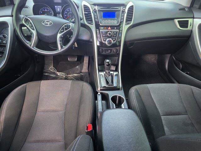 Used 2016 Hyundai Elantra GT image 29