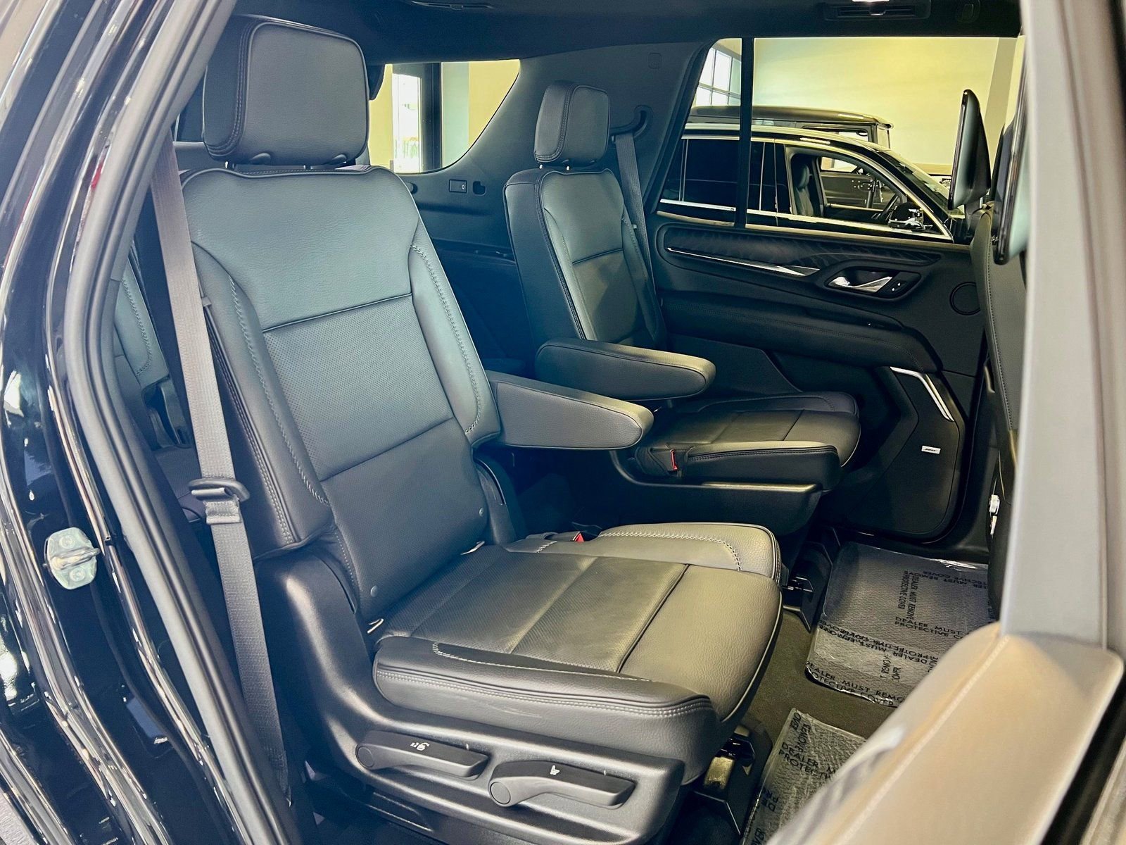 Used 2021 GMC Yukon Denali w/ Denali Premium Package image 21