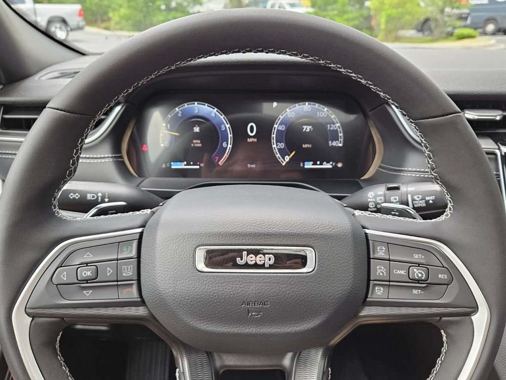 New 2025 Jeep Grand Cherokee Laredo X w/ Luxury Tech Group I RWD image 21