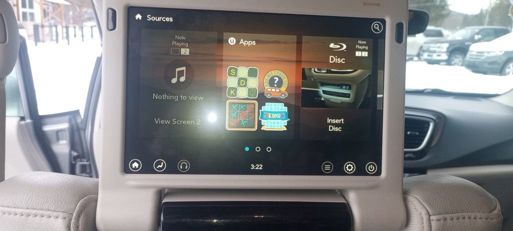 Used 2018 Chrysler Pacifica Touring-L Plus w/ Tire & Wheel Group image 19