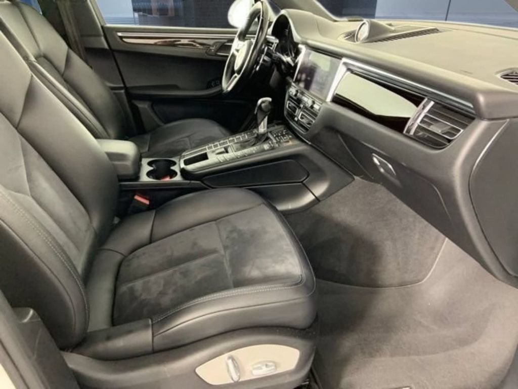 Used 2019 Porsche Macan AWD/4WD image 17