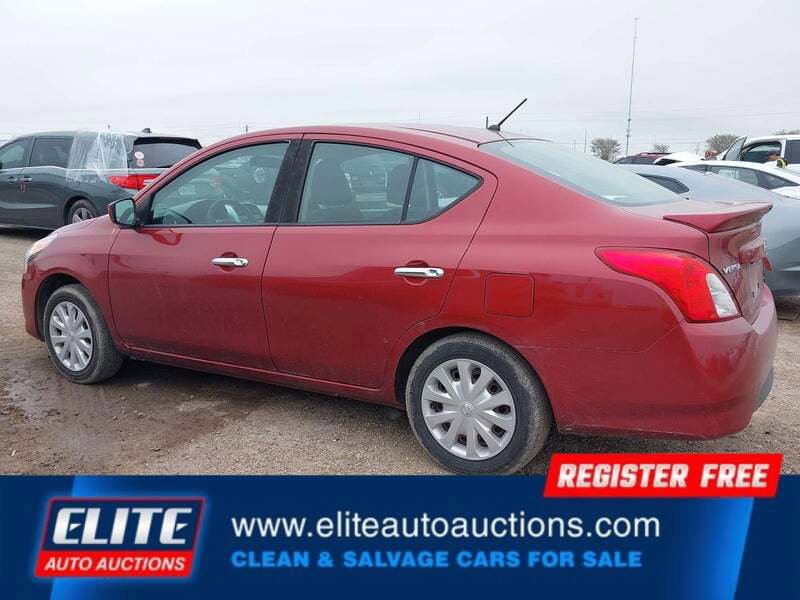 Used 2019 Nissan Versa SV image 5