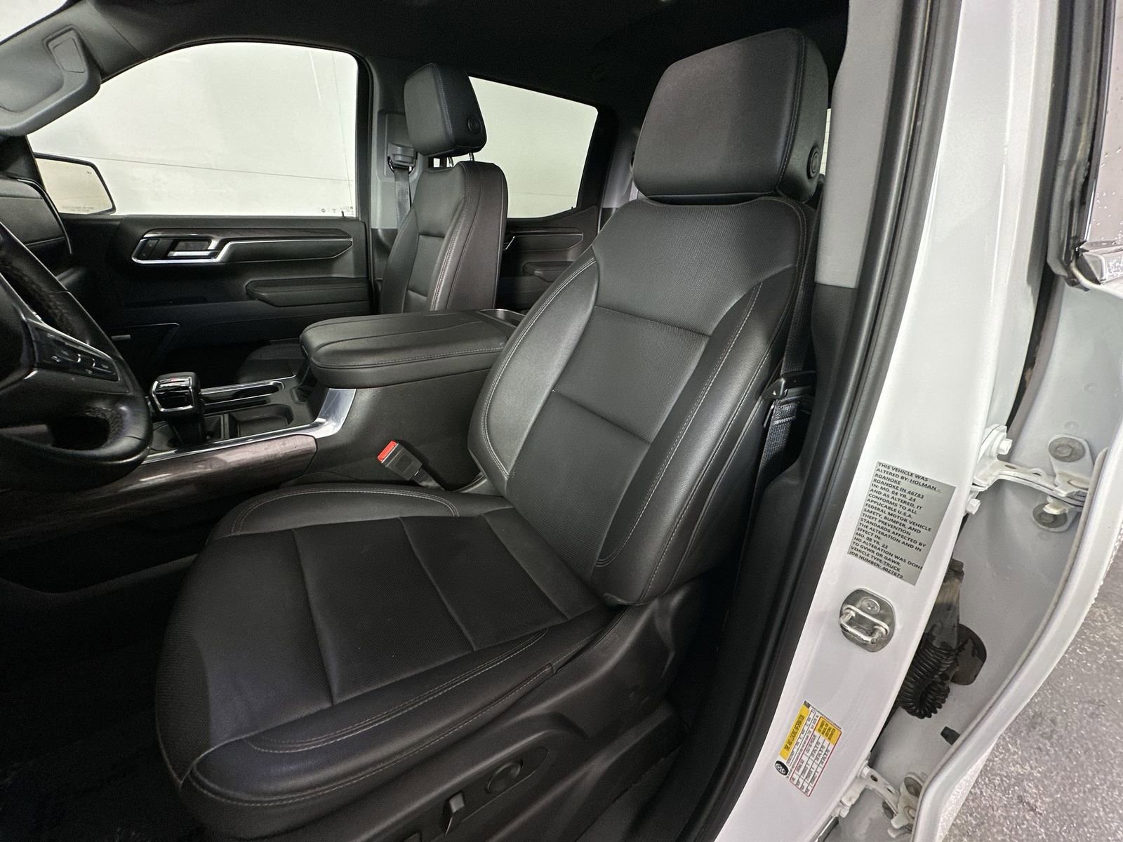 Used 2024 Chevrolet Silverado 1500 LTZ AWD/4WD image 11