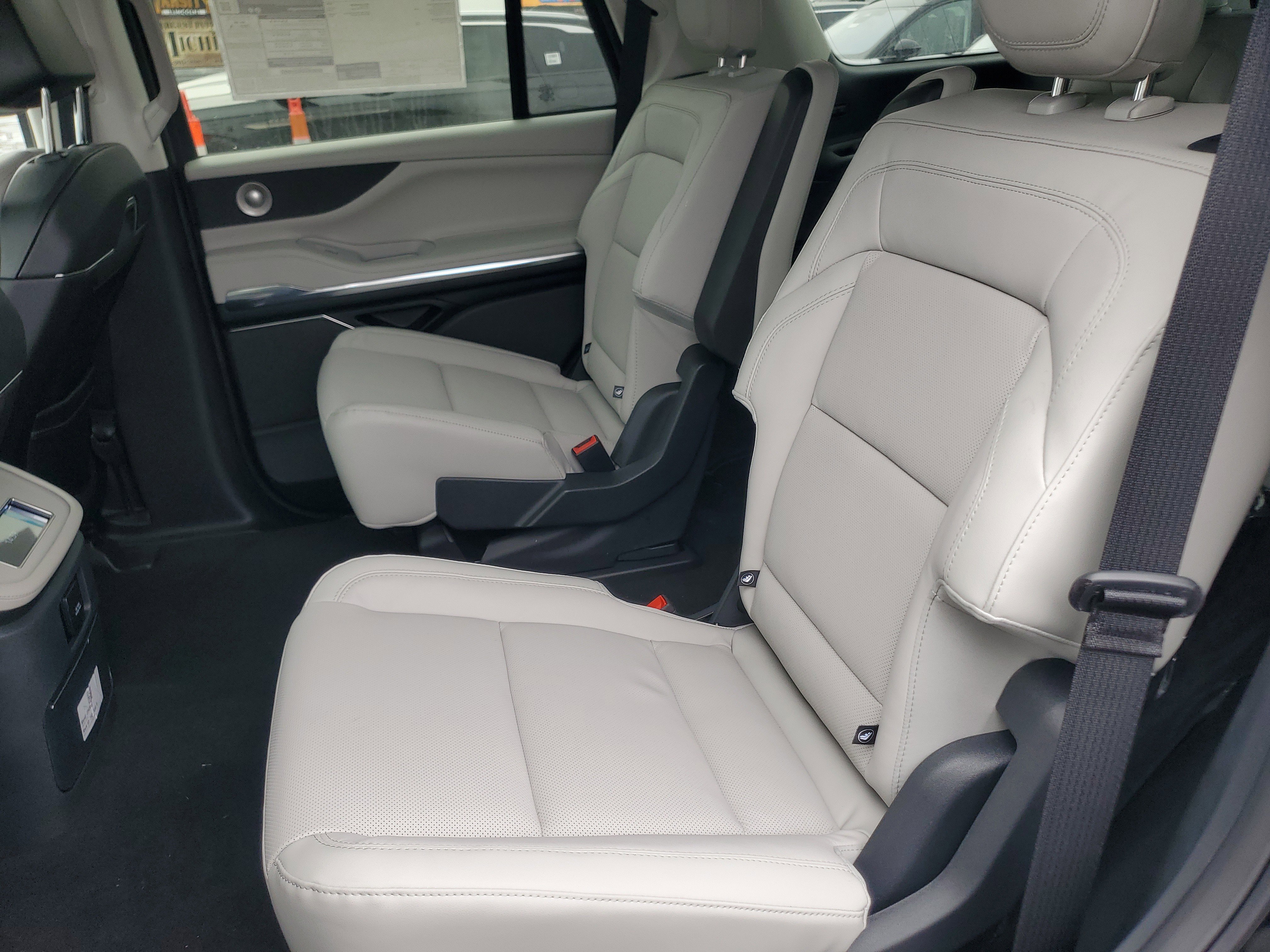 New 2026 Lincoln Navigator Reserve w/ Jet Appearance Package image 30