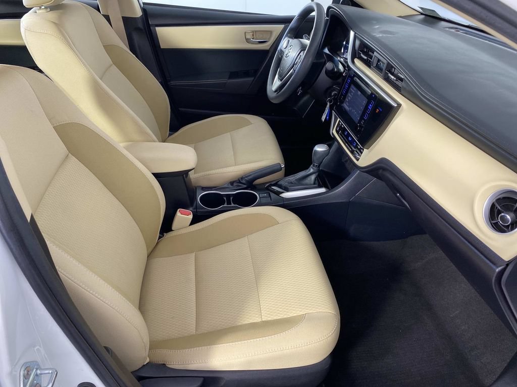 Used 2018 Toyota Corolla LE FWD image 11