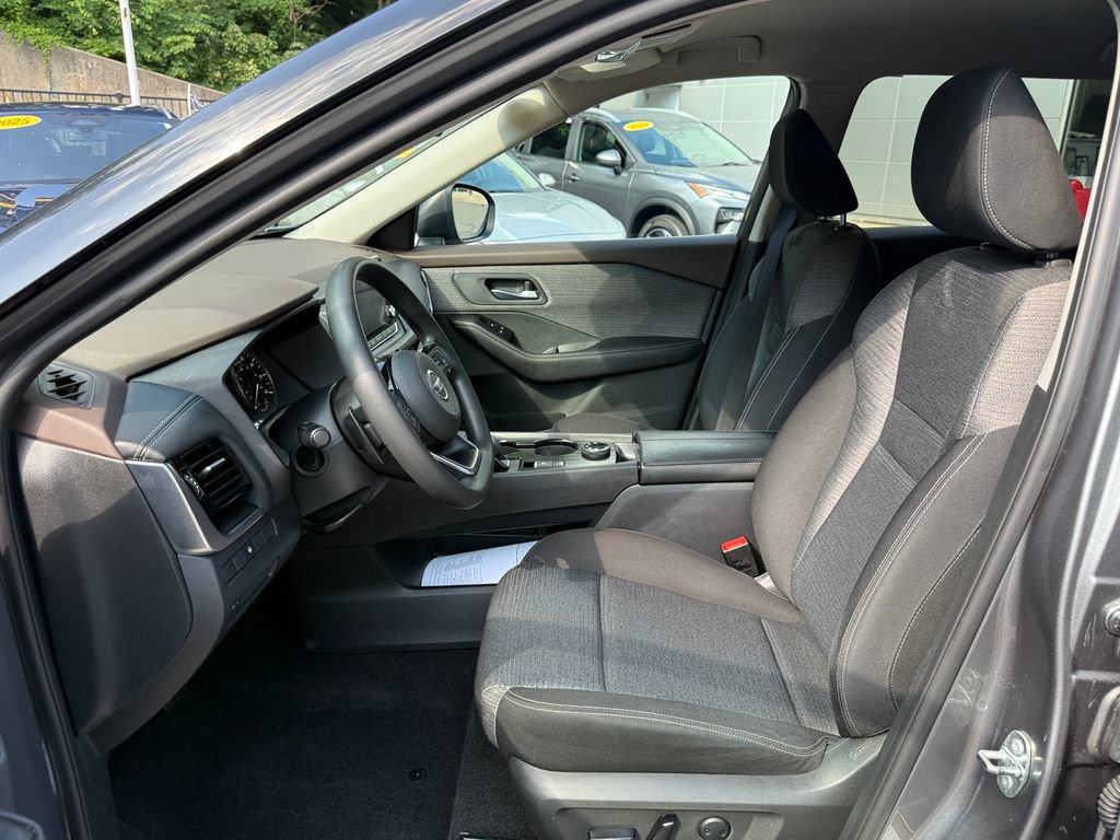 Used 2021 Nissan Rogue SV AWD/4WD image 17