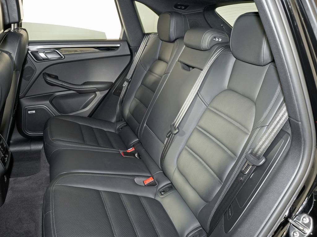 Certified 2019 Porsche Macan S image 37