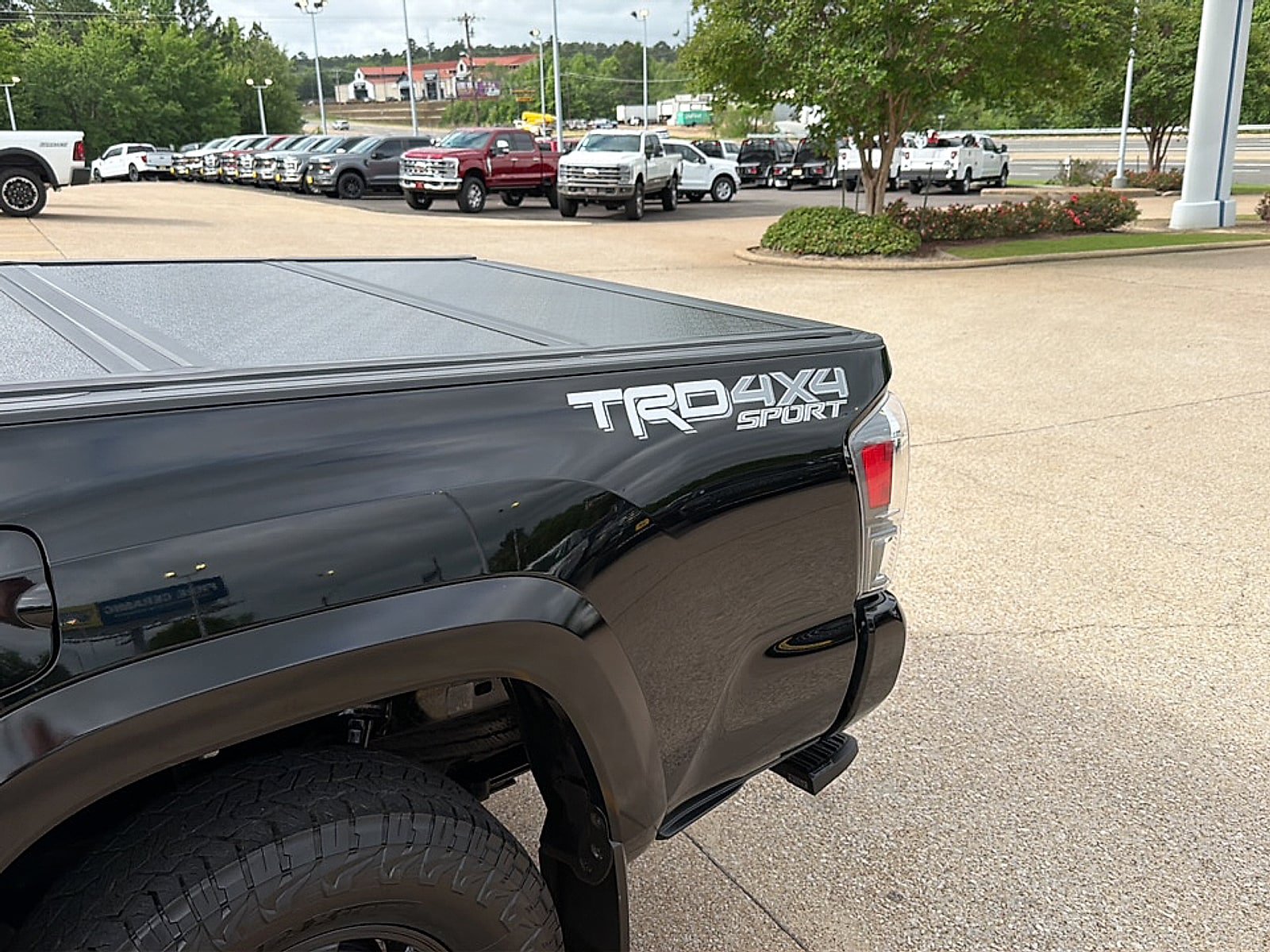 Used 2023 Toyota Tacoma TRD Sport w/ TRD Premium Sport Package AWD/4WD image 6